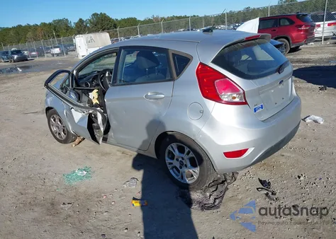 2015 Ford Fiesta Se z USA, uszkodzony, nr VIN 3FADP4EJ9FM148309